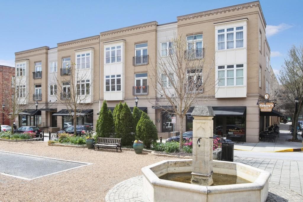 2 bedroom, 1,436 sq ft condominium sold at 933 Garrett Street 306, Atlanta, GA 30316