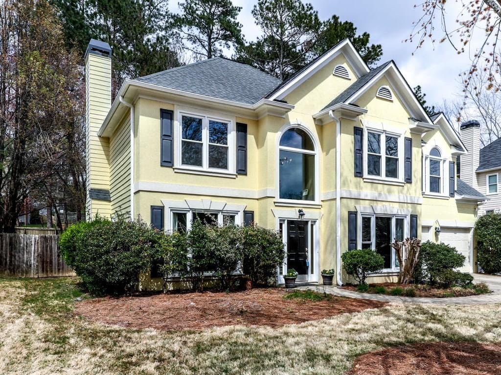 4 bedroom, 2,233 sq ft single family residence sold at 1013 Deer Hollow Drive, Woodstock, GA 30189