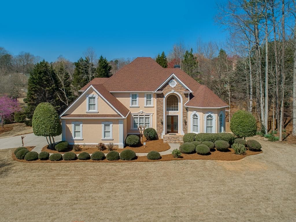 4 bedroom, 6,866 sq ft single family residence sold at 4505 Barony Drive, Suwanee, GA 30024