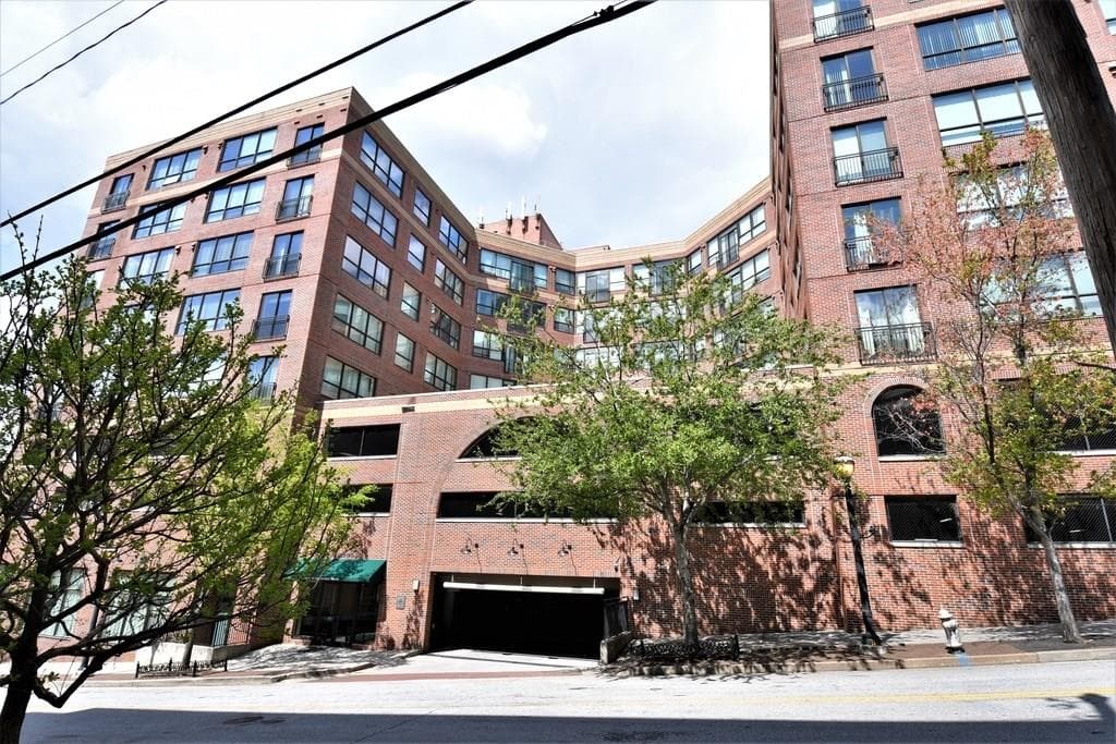 115 W Peachtree Place 612, Atlanta, GA 30313 — most recent listing photo