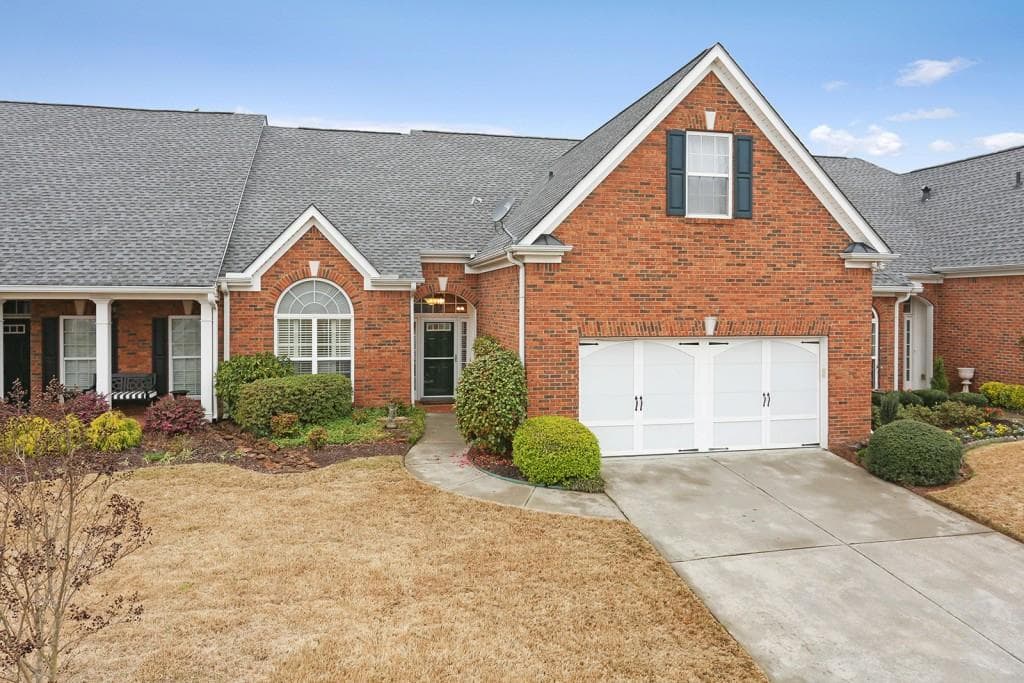 3 bedroom, 1,939 sq ft townhouse sold at 5370 Villa Lake Court, Suwanee, GA 30024