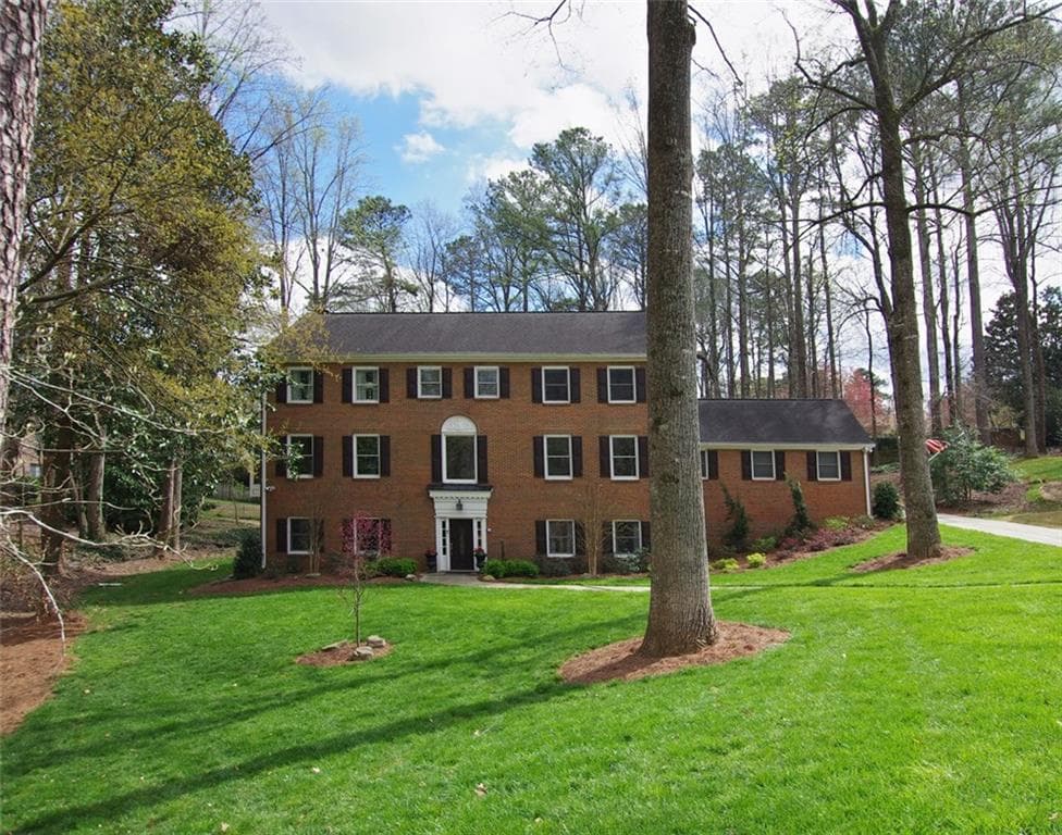 5 bedroom, 5,536 sq ft single family residence sold at 1750 Tolleson Court, Dunwoody, GA 30338