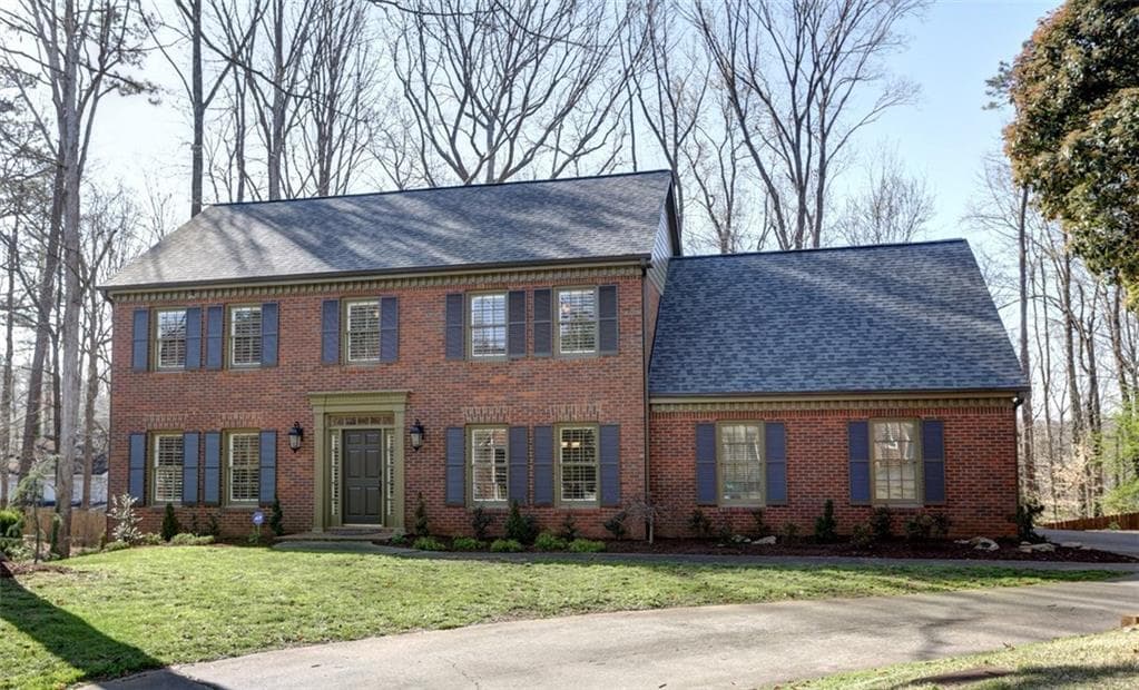 4 bedroom, 3,085 sq ft single family residence sold at 1859 Blackthorn Way, Roswell, GA 30075