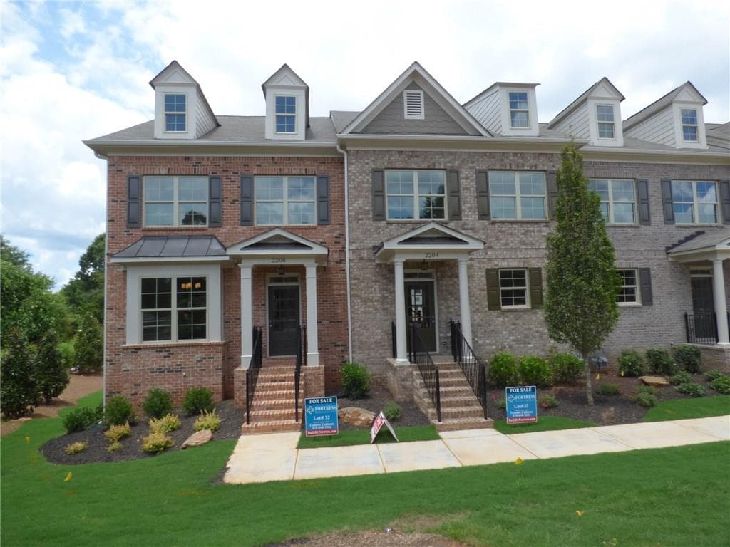 3 bedroom, 1,930 sq ft townhouse sold at 2204 Fuller's Alley, Kennesaw, GA 30144