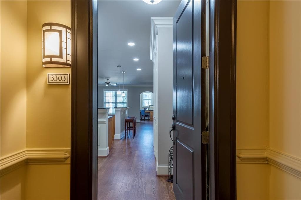 1 bedroom, 950 sq ft condominium sold at 2300 Peachford Road 3303, Atlanta, GA 30338