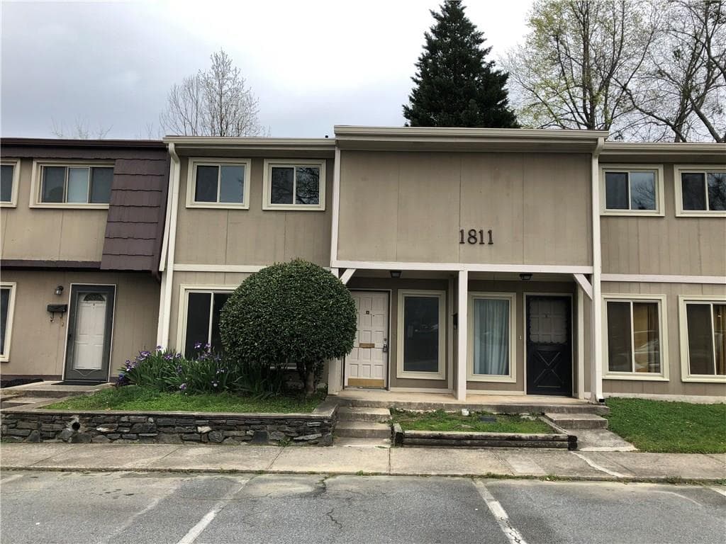 3 bedroom, 1,450 sq ft townhouse sold at 1811 Ashborough Circle D, Marietta, GA 30067