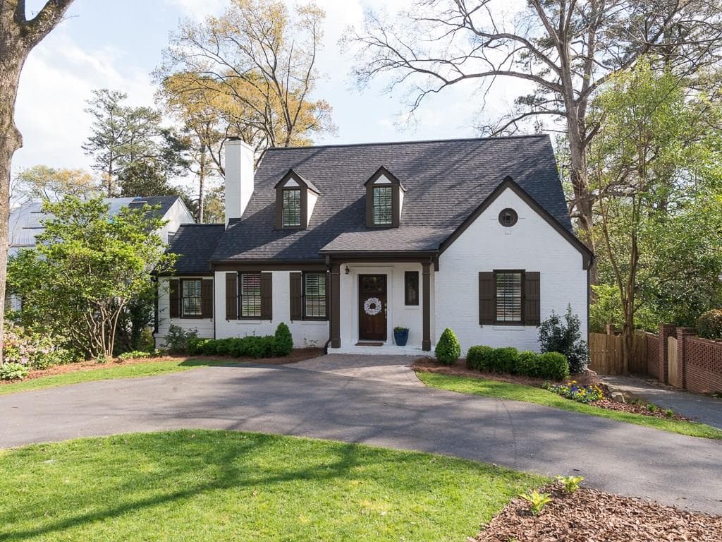 4 bedroom, 3,100 sq ft single family residence sold at 645 Greenview Avenue, Atlanta, GA 30305