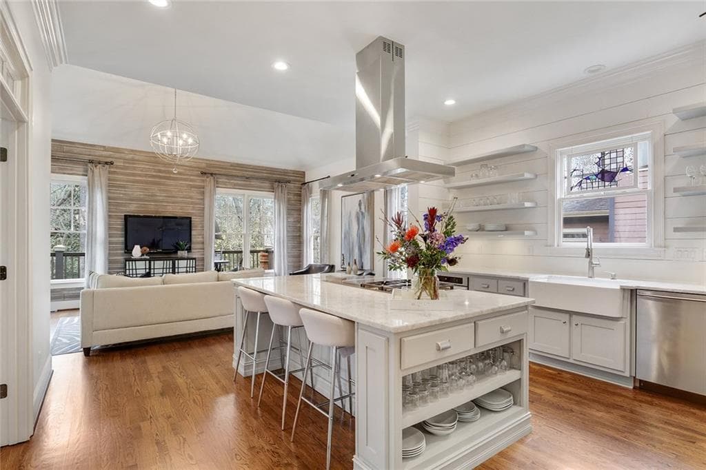 6 bedroom, 4,603 sq ft single family residence sold at 1232 North Avenue, Atlanta, GA 30307