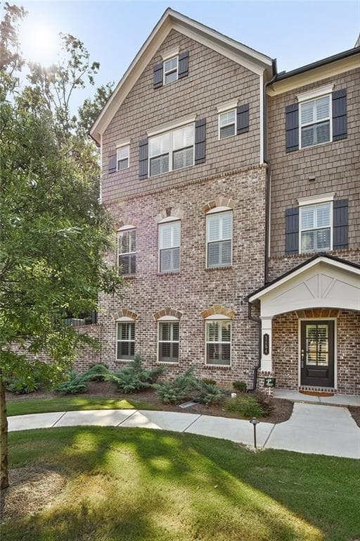 3 bedroom, 2,864 sq ft townhouse sold at 1654 Hammock Drive, Smyrna, GA 30080