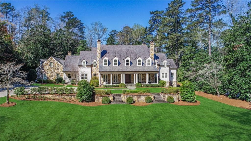 6 bedroom, 12,478 sq ft single family residence sold at 3900 Tuxedo Road, Atlanta, GA 30342