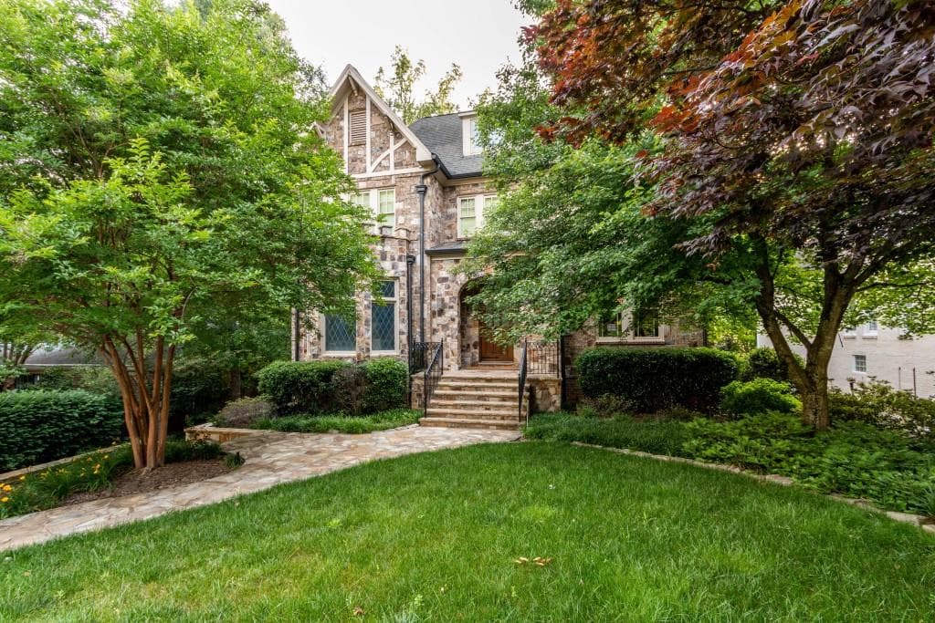 4 bedroom, 6,573 sq ft single family residence sold at 1837 Windemere Drive, Atlanta, GA 30324