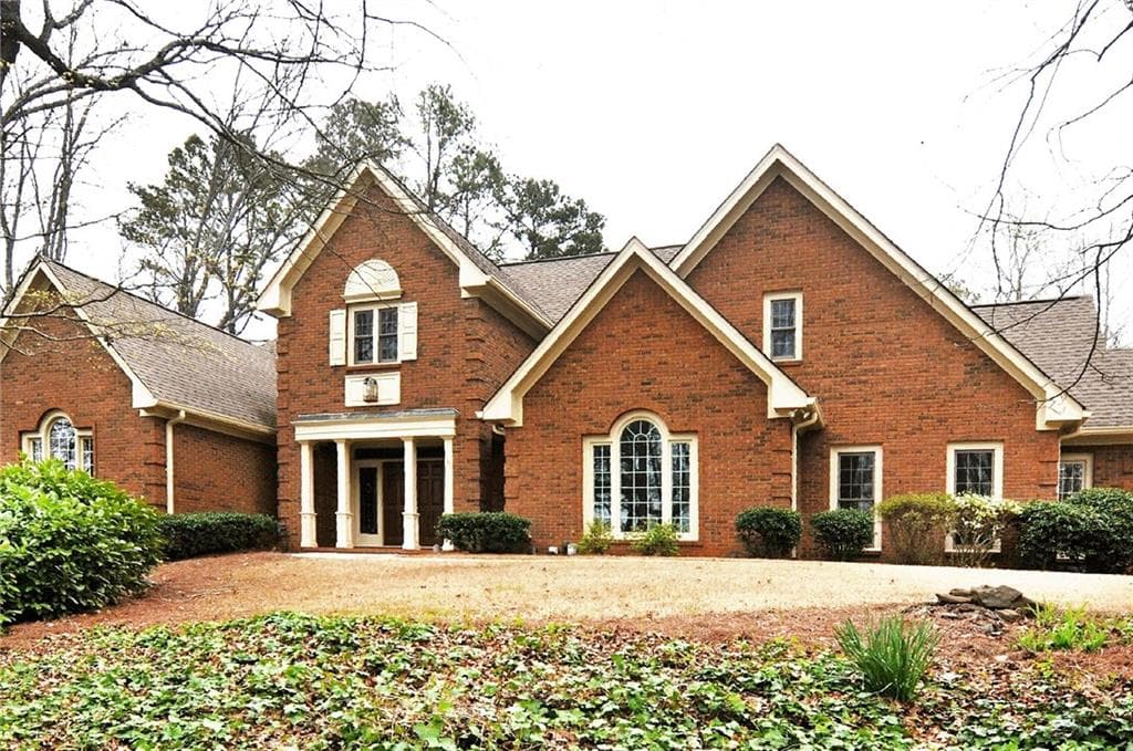 5 bedroom, 3,754 sq ft single family residence sold at 195 Lyme Court, Roswell, GA 30075