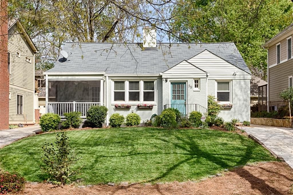 4 bedroom, 1,801 sq ft single family residence sold at 39 Oakridge Avenue, Atlanta, GA 30317