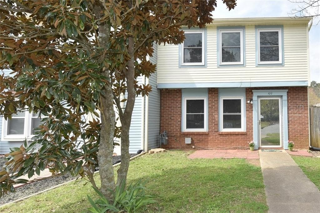 3 bedroom, 1,180 sq ft townhouse sold at 100 Roswell Commons Way, Roswell, GA 30076