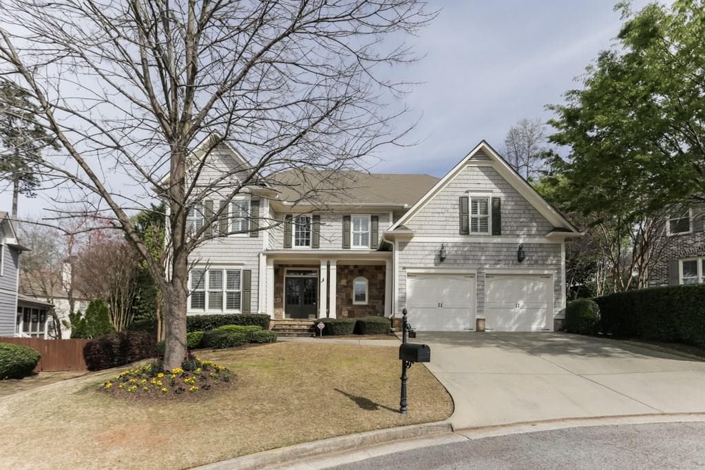 6 bedroom, 5,571 sq ft single family residence sold at 1107 Cooper Oak Court, Smyrna, GA 30082