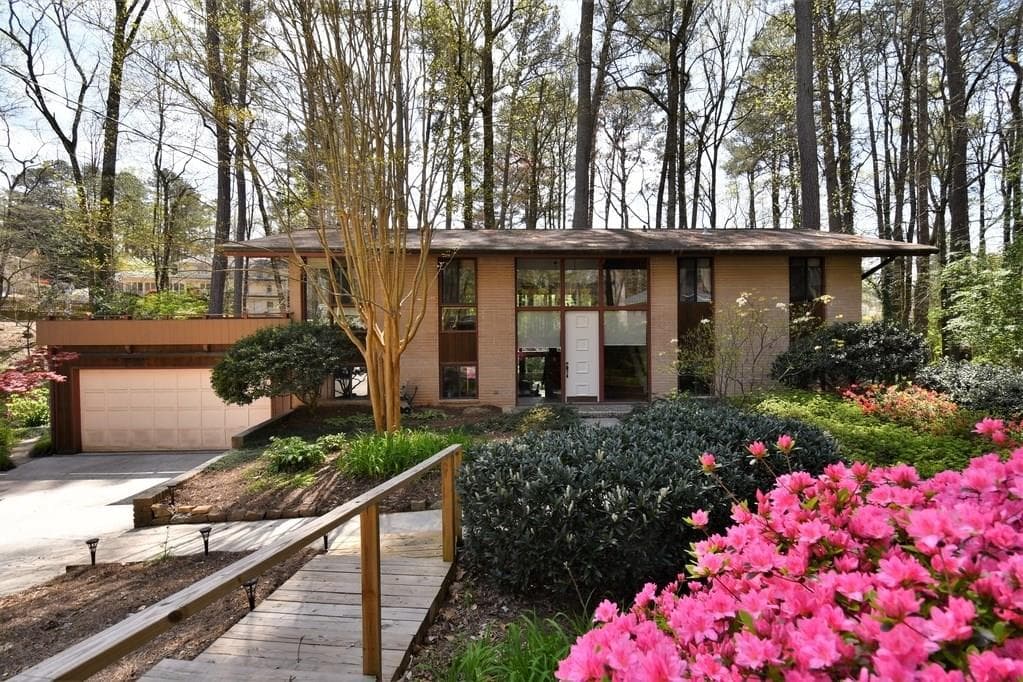 3 bedroom, 2,450 sq ft single family residence sold at 2745 Riviera Court, Decatur, GA 30033