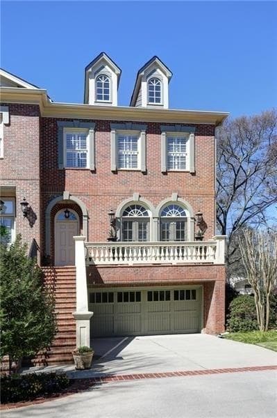 3 bedroom, 3,672 sq ft townhouse sold at 612 NE Timm Valley Road B, Atlanta, GA 30305