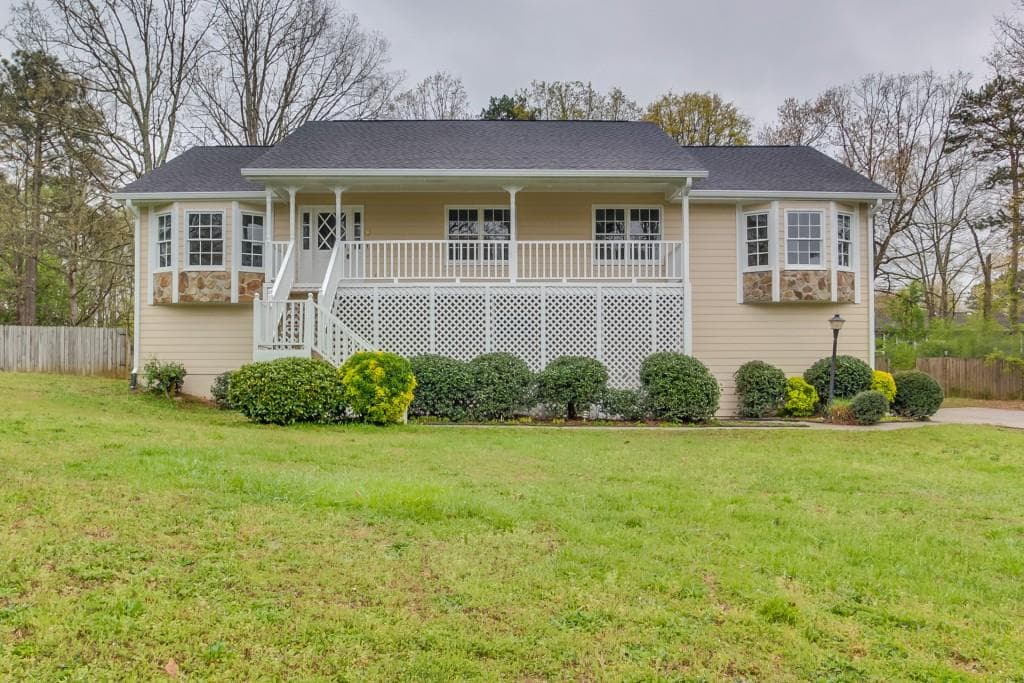 5 bedroom, 2,920 sq ft single family residence sold at 1049 Oak Moss Drive, Lawrenceville, GA 30043