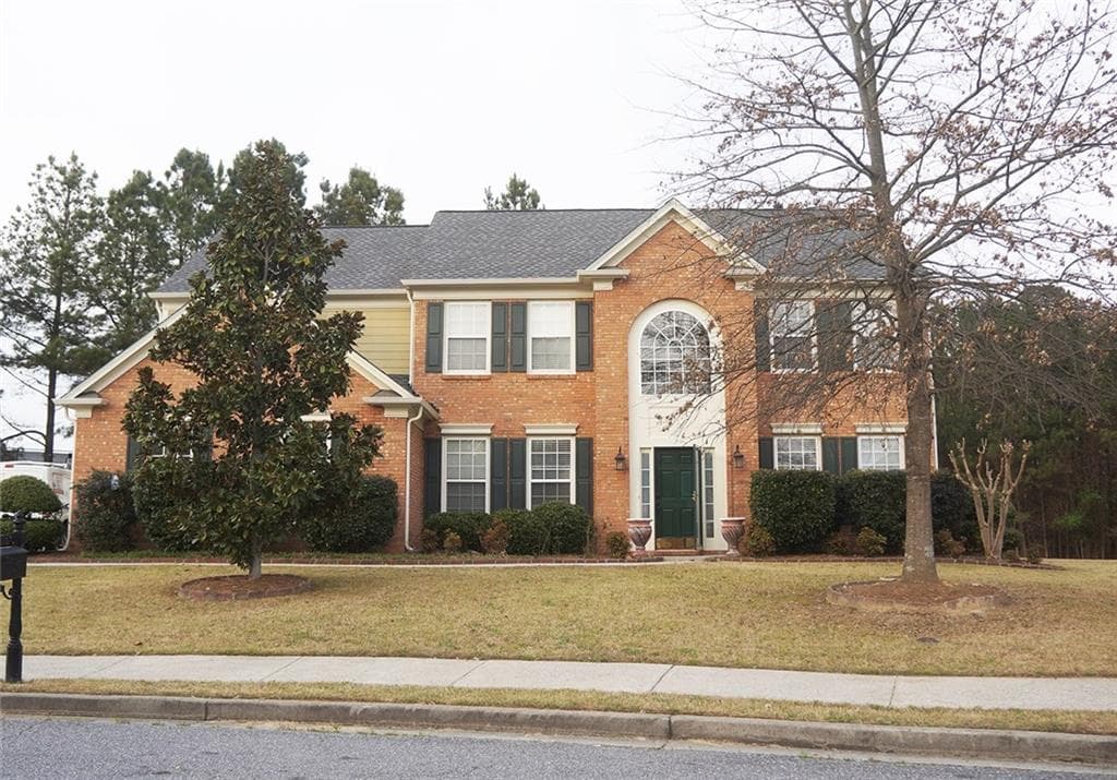 4 bedroom, 2,890 sq ft single family residence sold at 495 Midhurst Place, Suwanee, GA 30024