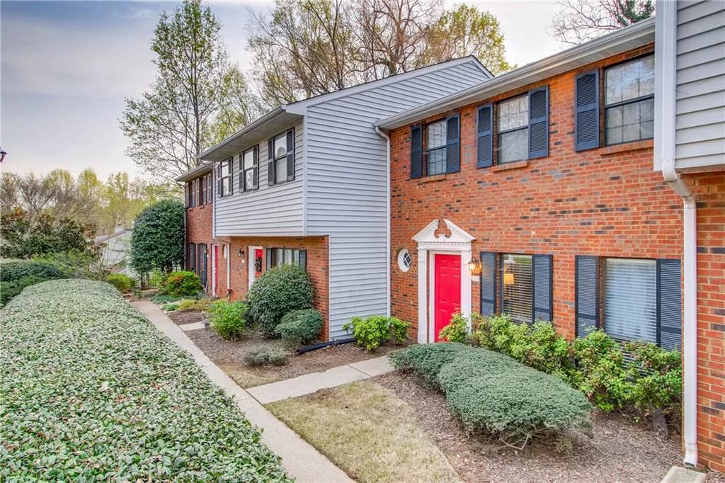 2370 Newport Landing, Alpharetta, GA 30009 — most recent listing photo
