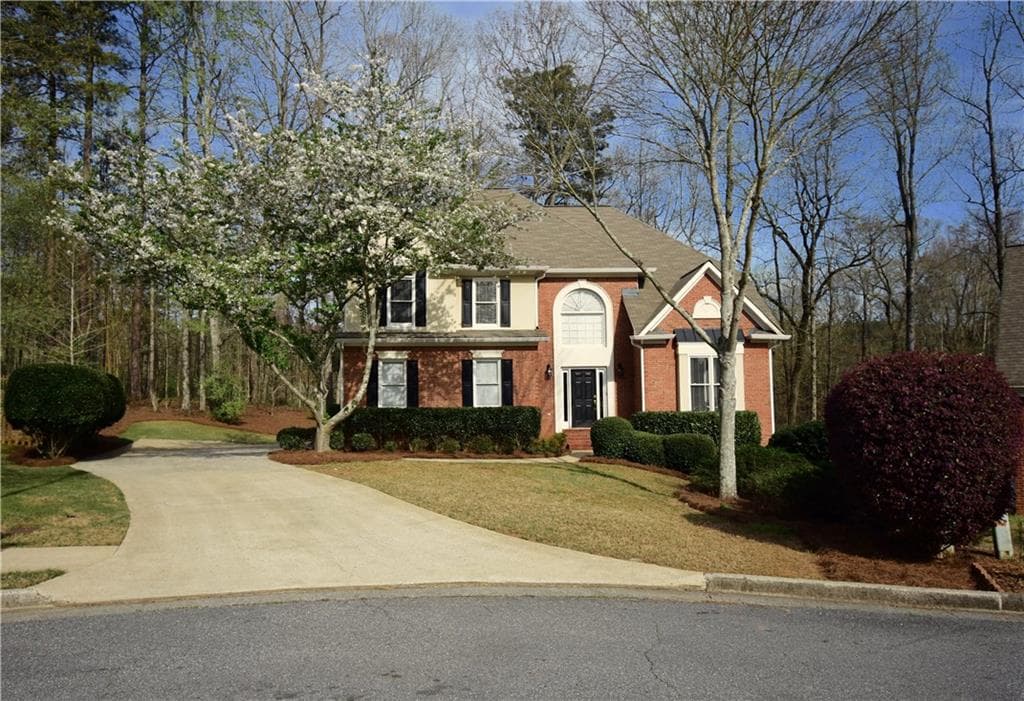 4 bedroom, 2,338 sq ft single family residence sold at 900 Lakefaire Landing, Suwanee, GA 30024