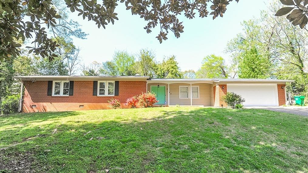 3 bedroom, 1,614 sq ft single family residence sold at 3340 Thornewood Drive, Atlanta, GA 30340