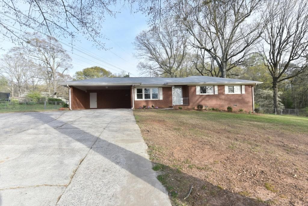 3 bedroom, 1,389 sq ft single family residence sold at 212 Suwanee Avenue, Suwanee, GA 30024
