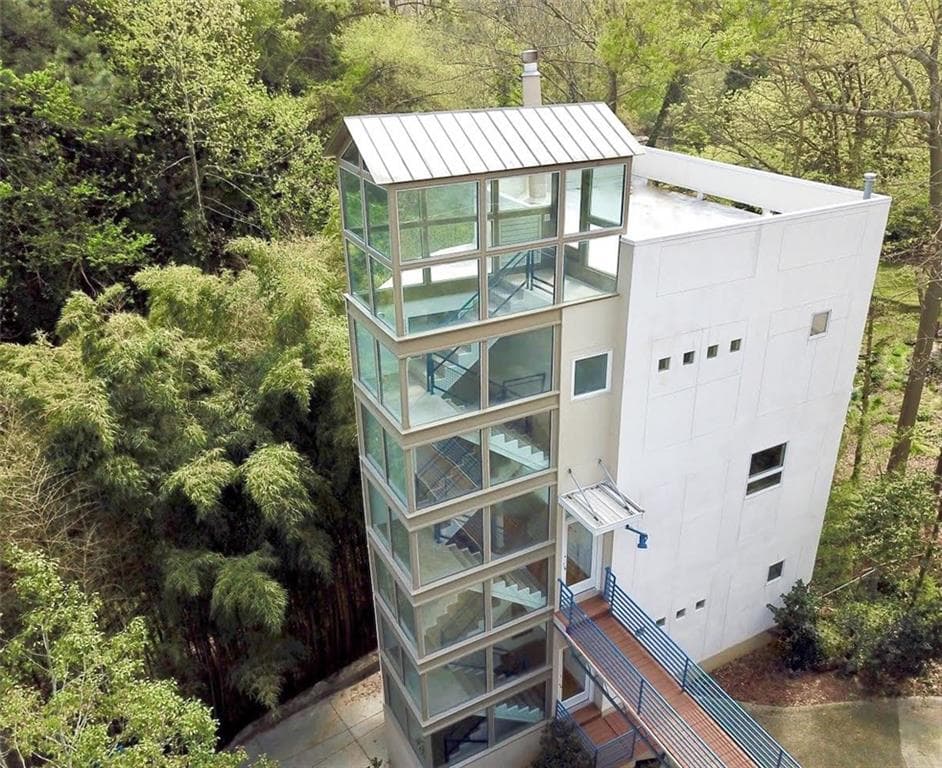 4 bedroom single family residence sold at 335 Eureka Drive, Atlanta, GA 30305