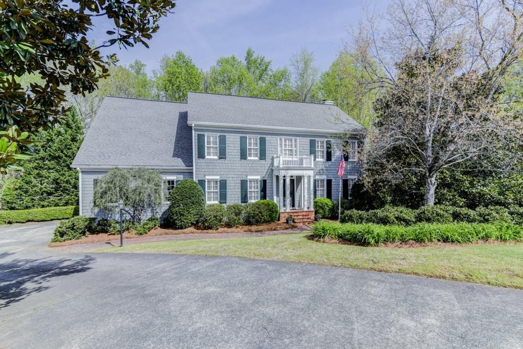5 bedroom, 3,538 sq ft single family residence sold at 1180 Northmoor Court, Atlanta, GA 30327