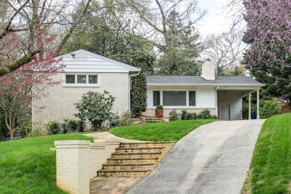 3 bedroom, 1,344 sq ft single family residence sold at 2530 Parkdale Place, Atlanta, GA 30305