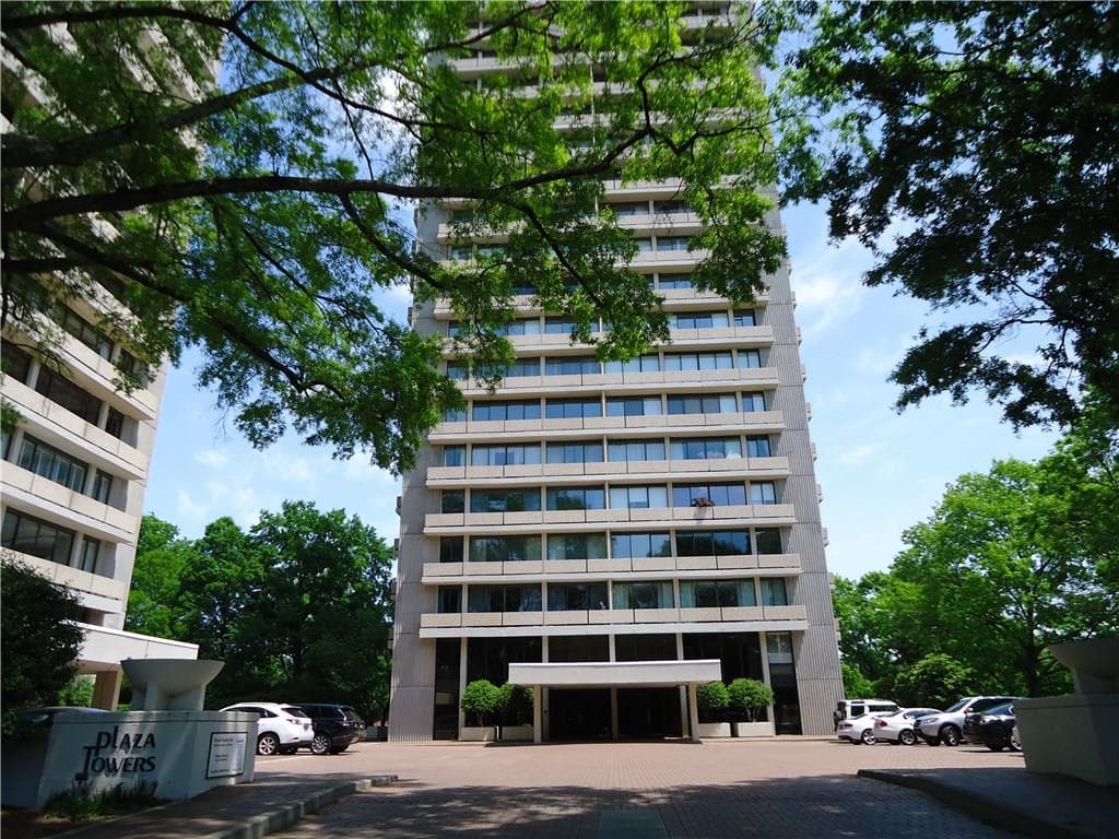 2 bedroom, 1,594 sq ft condominium sold at 2575 Peachtree Road 10E, Atlanta, GA 30305