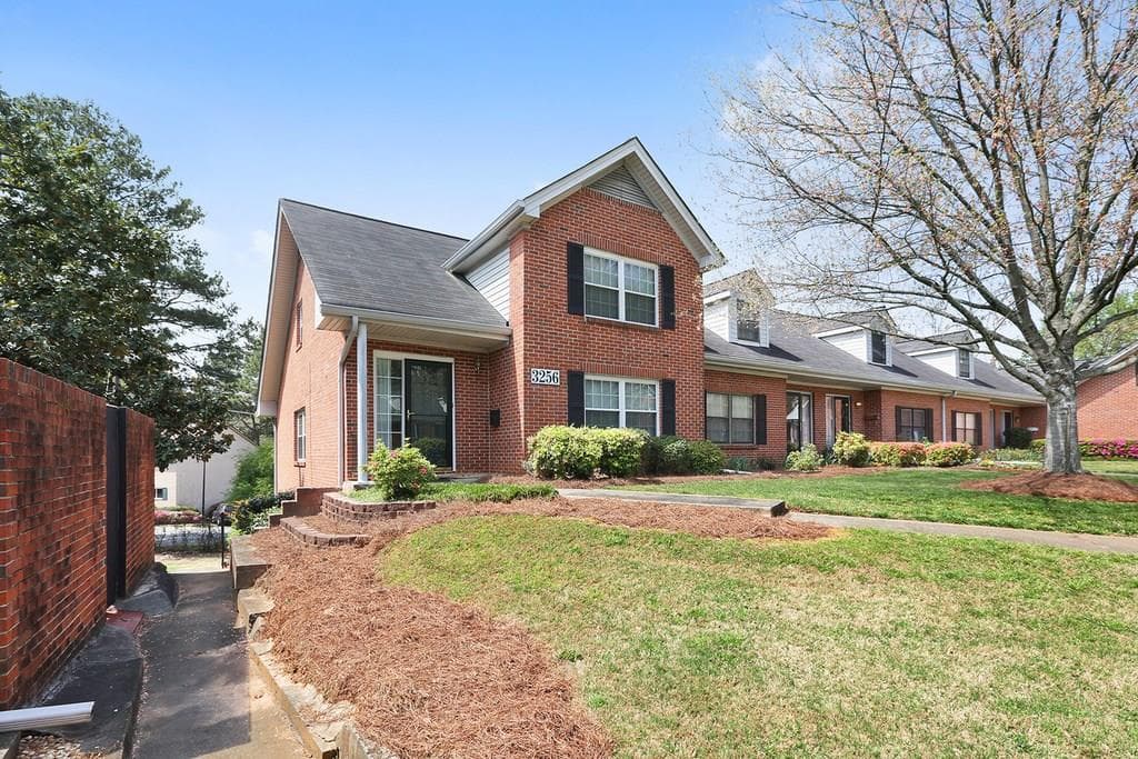 3 bedroom, 1,548 sq ft condominium sold at 3256 Henderson Mill Road B, Atlanta, GA 30341