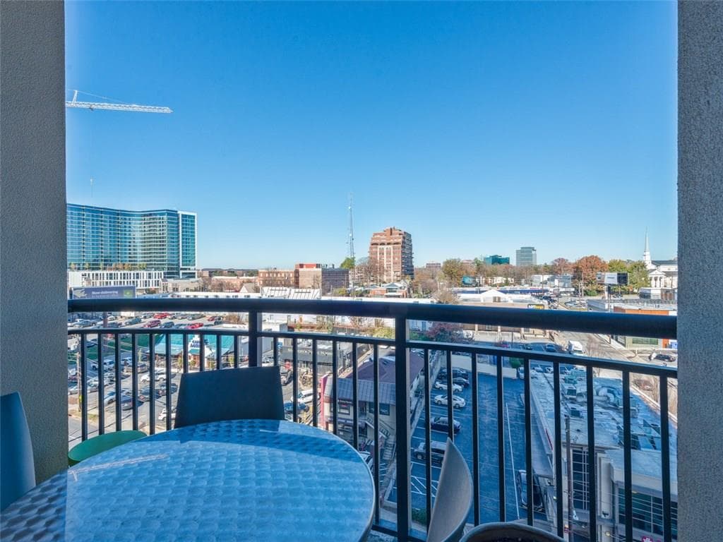 2 bedroom condominium sold at 325 E Paces Ferry Road 801, Atlanta, GA 30305