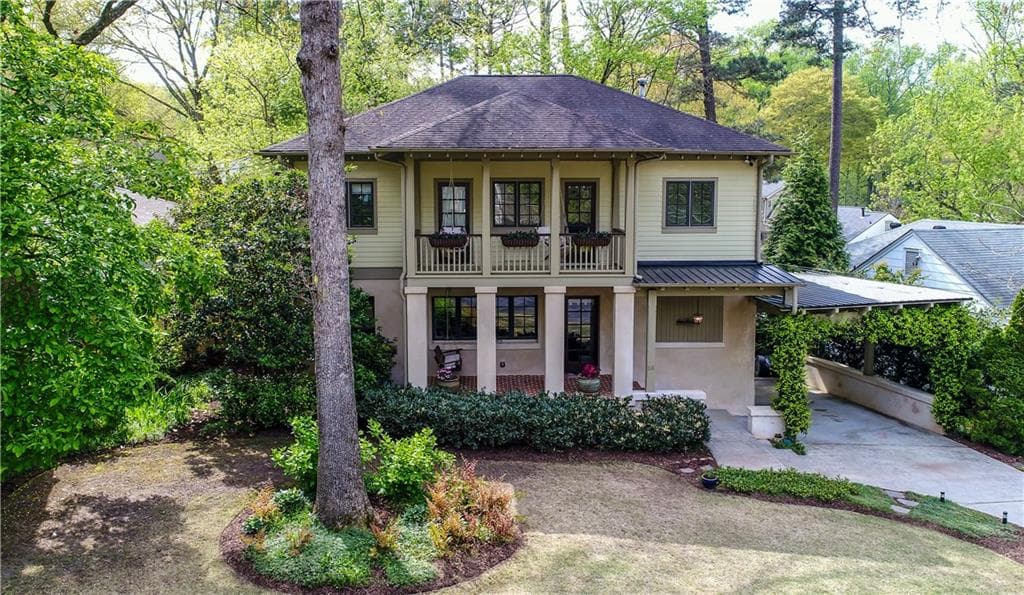 3 bedroom, 2,240 sq ft single family residence sold at 118 Chelsea Drive, Decatur, GA 30030