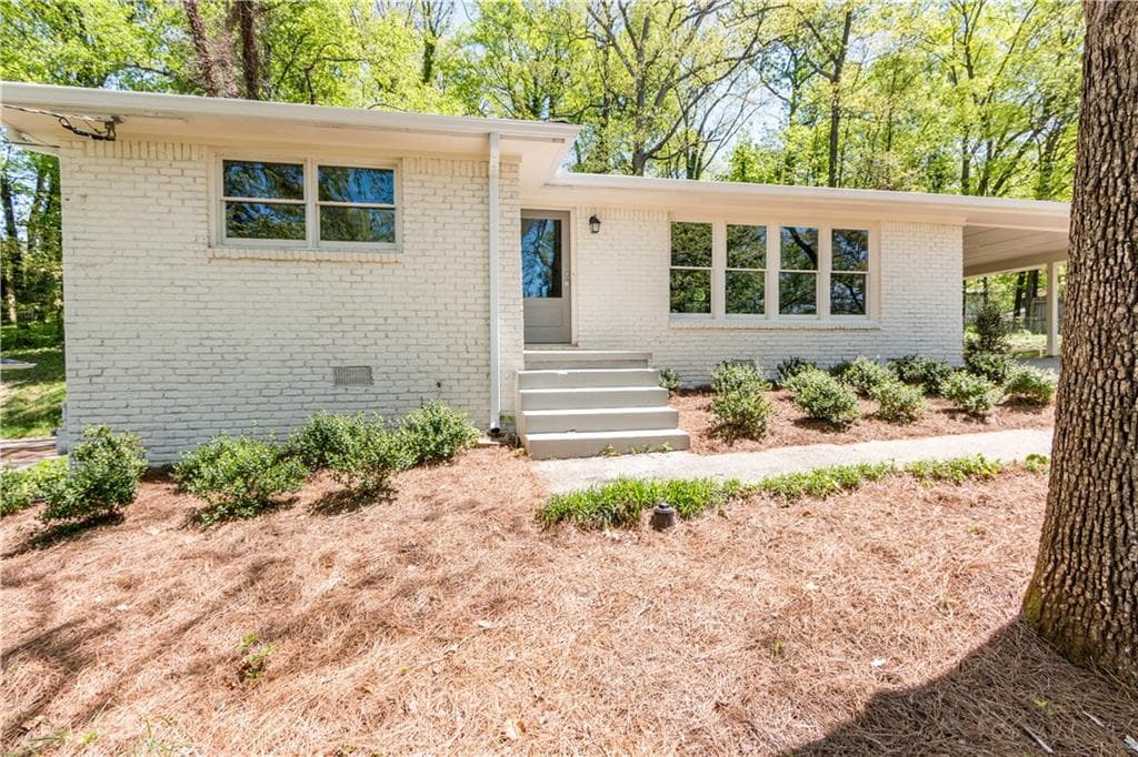 3 bedroom, 1,325 sq ft single family residence sold at 2448 Dawn Drive, Decatur, GA 30032