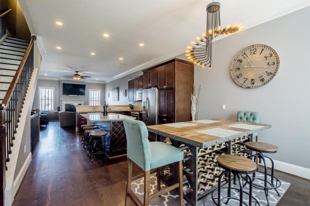 3 bedroom, 2,600 sq ft townhouse sold at 184 Marion Place, Atlanta, GA 30307