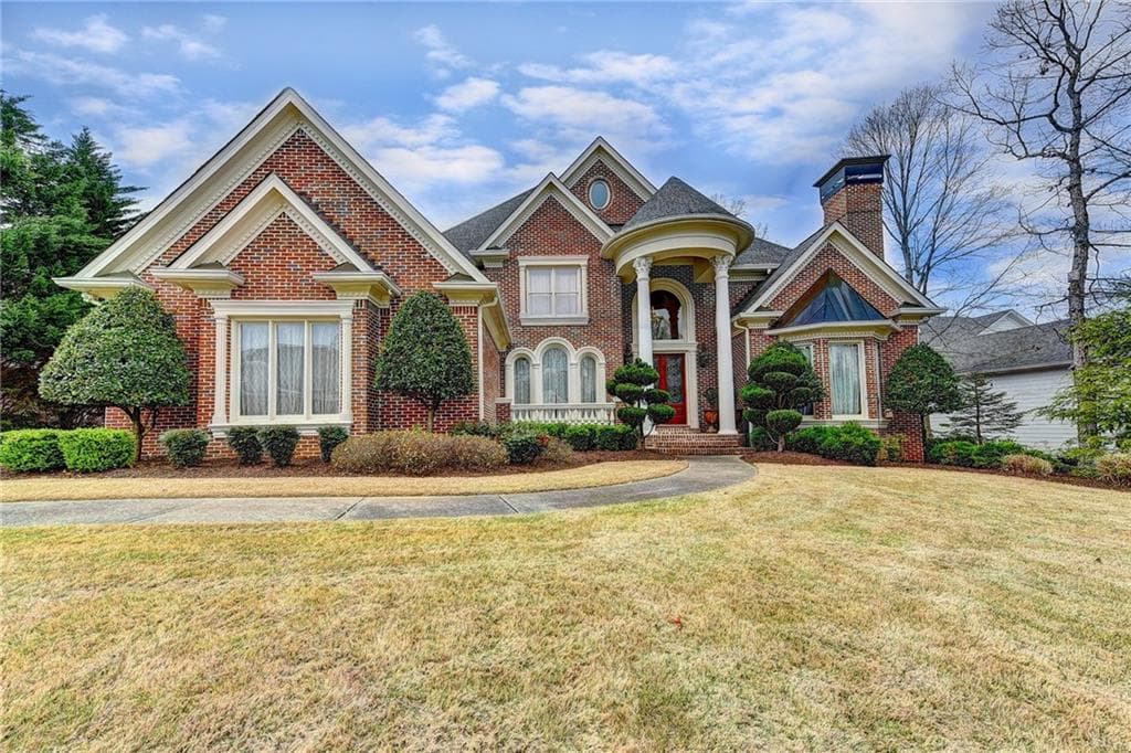 4 bedroom, 5,530 sq ft single family residence sold at 6680 SUNBRIAR Drive, Cumming, GA 30040