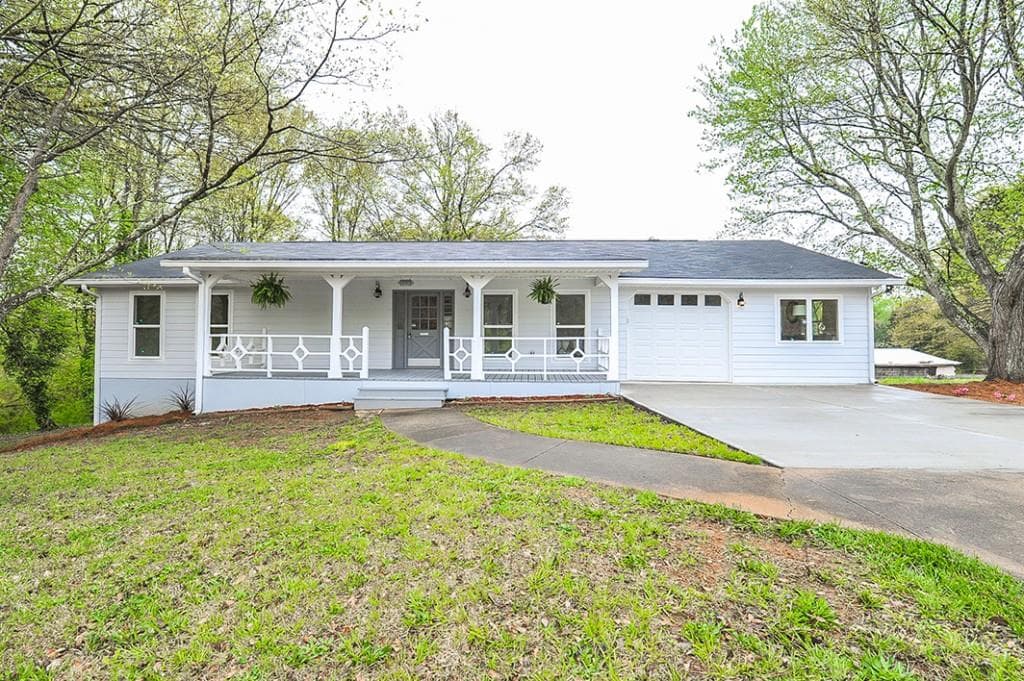 5 bedroom, 3,060 sq ft single family residence sold at 1195 Center Street, Mableton, GA 30126
