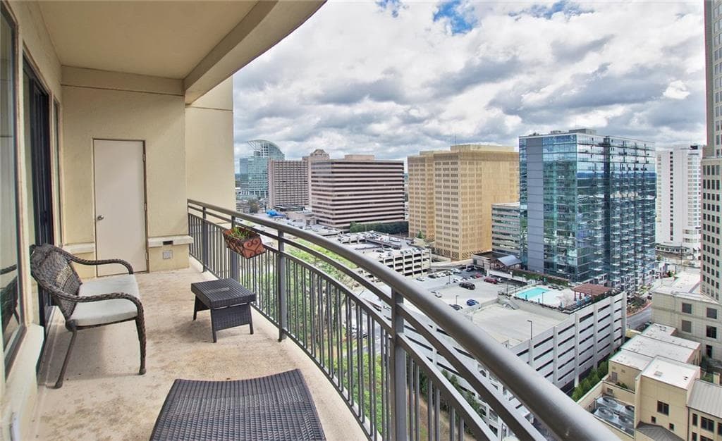1 bedroom, 1,303 sq ft condominium sold at 3445 Stratford Road 2108, Atlanta, GA 30326