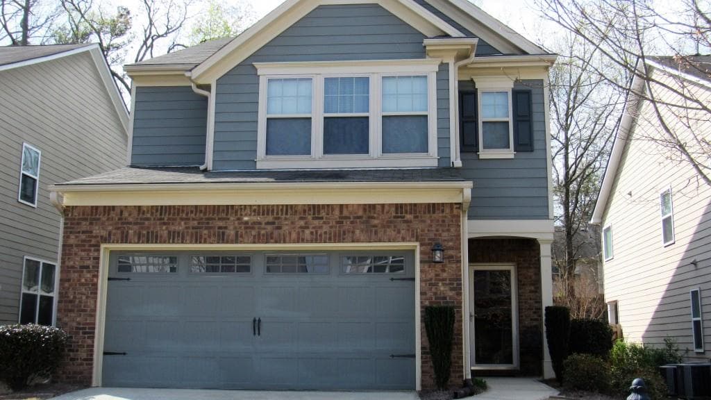 3 bedroom, 1,952 sq ft single family residence sold at 5705 Falls Landing Drive, Cumming, GA 30040