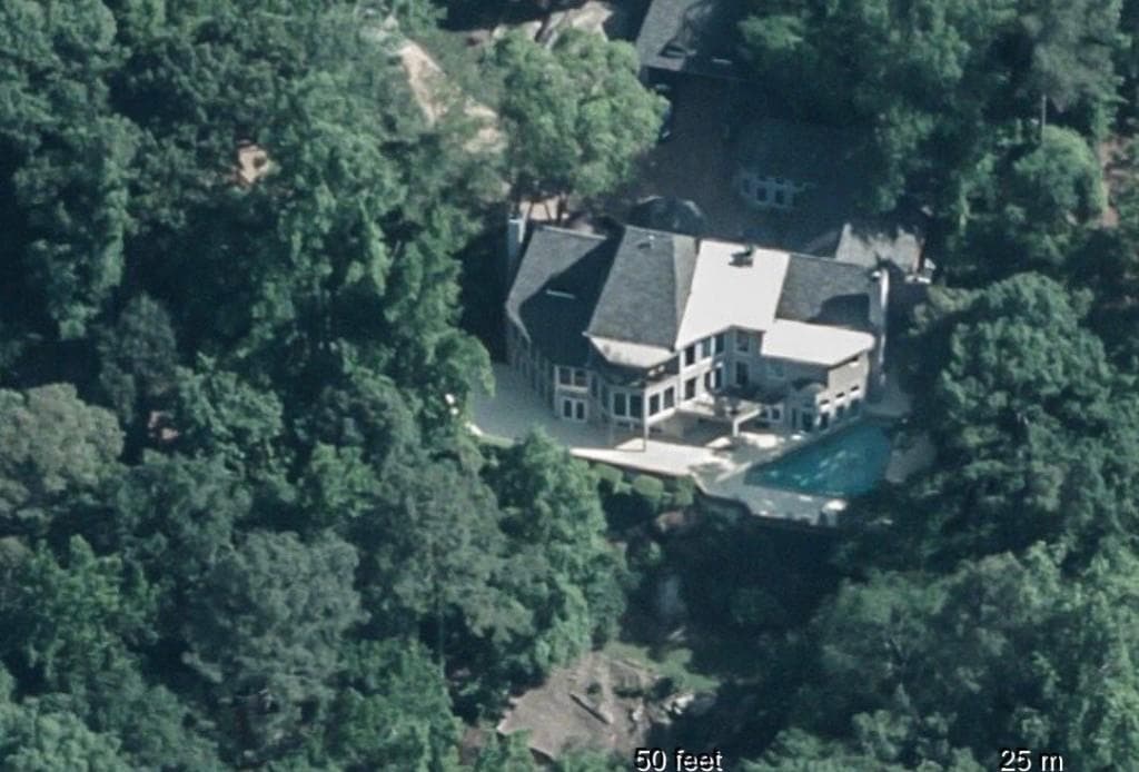 6 bedroom, 5,414 sq ft single family residence sold at 3906 Paces Ferry Road, Atlanta, GA 30327