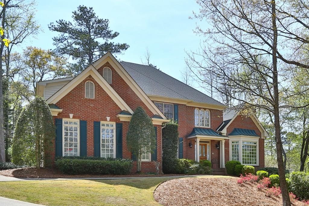 5 bedroom, 3,718 sq ft single family residence sold at 100 Providence Lake Point, Alpharetta, GA 30004
