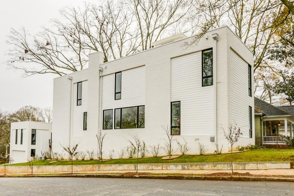 4 bedroom, 3,110 sq ft single family residence sold at 277 Connecticut Avenue 302, Atlanta, GA 30307