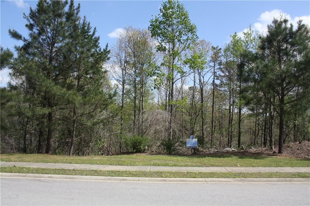 single family residence sold at 5165 Glen Forrest Drive, Flowery Branch, GA 30542