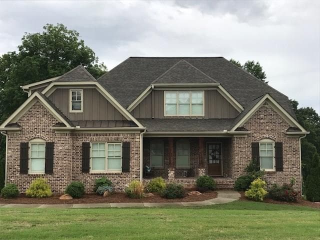 4 bedroom, 2,370 sq ft single family residence sold at 302 Towne Overlook Circle, Canton, GA 30114