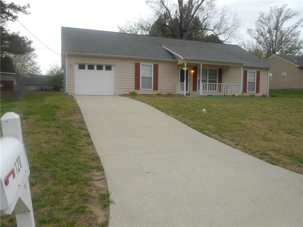 3 bedroom single family residence sold at 120 Turquoise Trail, College Park, GA 30349