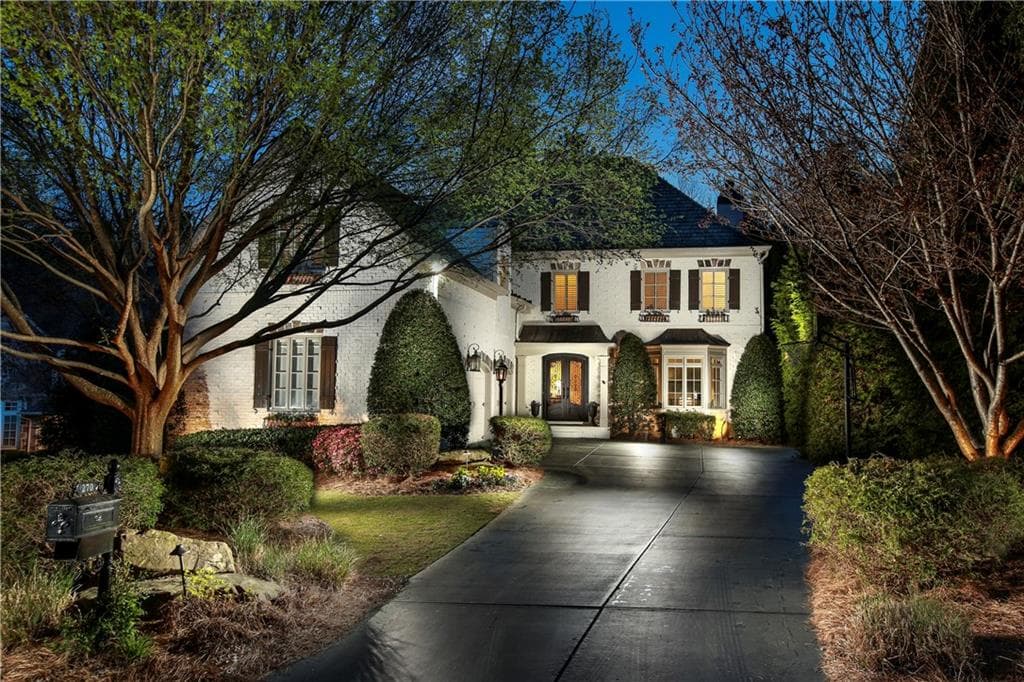 5 bedroom, 4,228 sq ft single family residence sold at 270 Ardsley Lane, Alpharetta, GA 30005