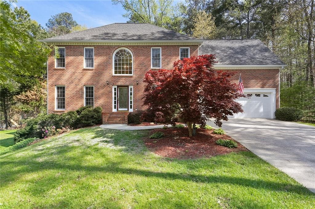 4 bedroom, 2,258 sq ft single family residence sold at 5355 Hunters Oaks Drive, Alpharetta, GA 30009