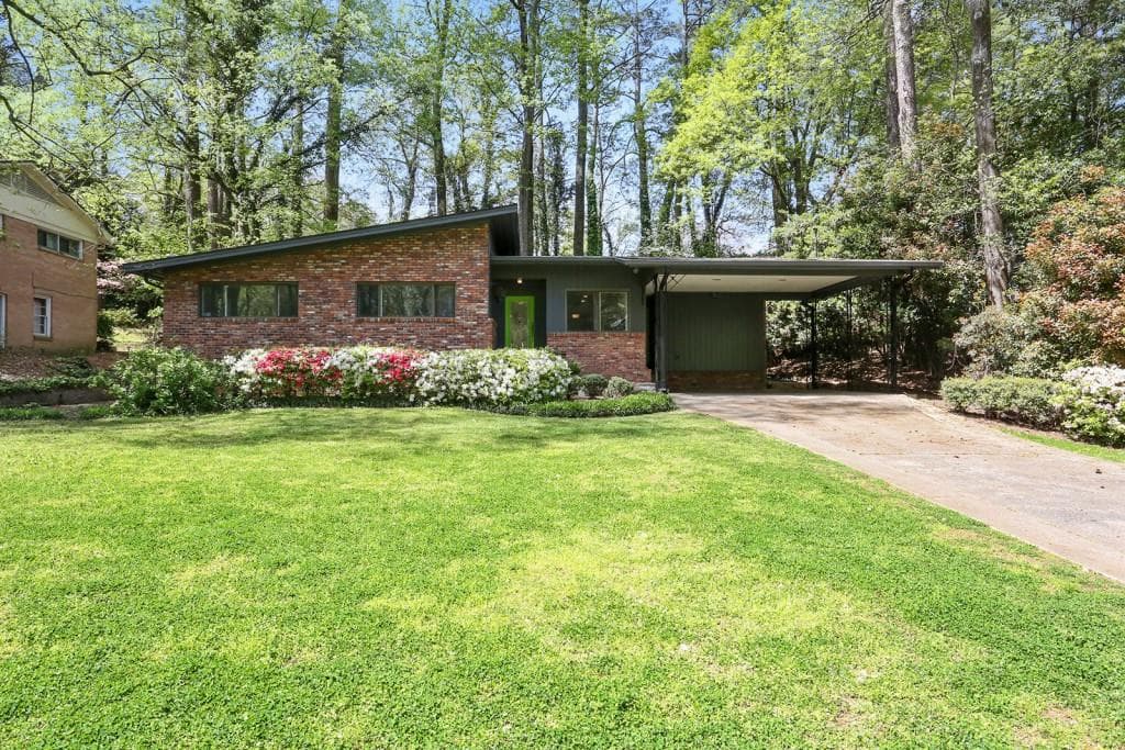 4 bedroom, 3,795 sq ft single family residence sold at 758 Briar Park Court, Atlanta, GA 30306