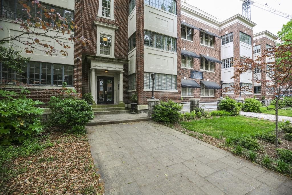 1 bedroom, 915 sq ft condominium sold at 1898 Wycliff Road 4, Atlanta, GA 30309